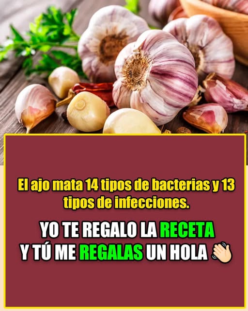 Cabezas de ajo sobre superficie de madera