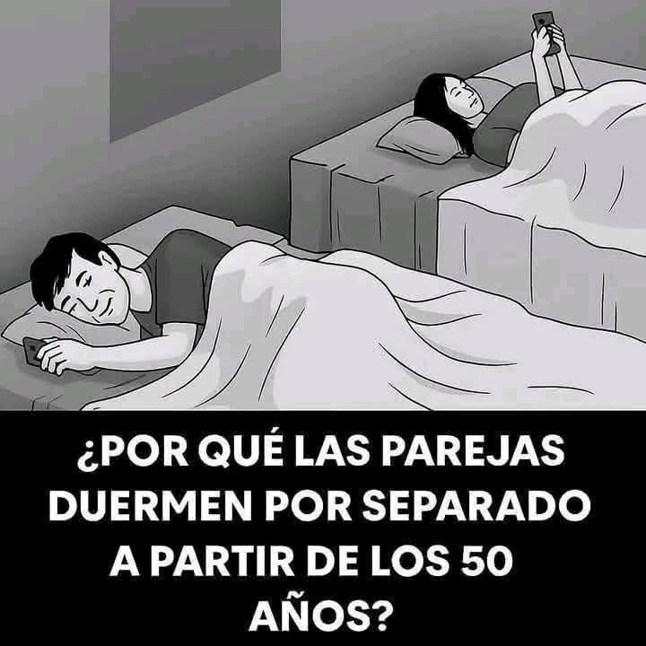 Pareja durmiendo separada
