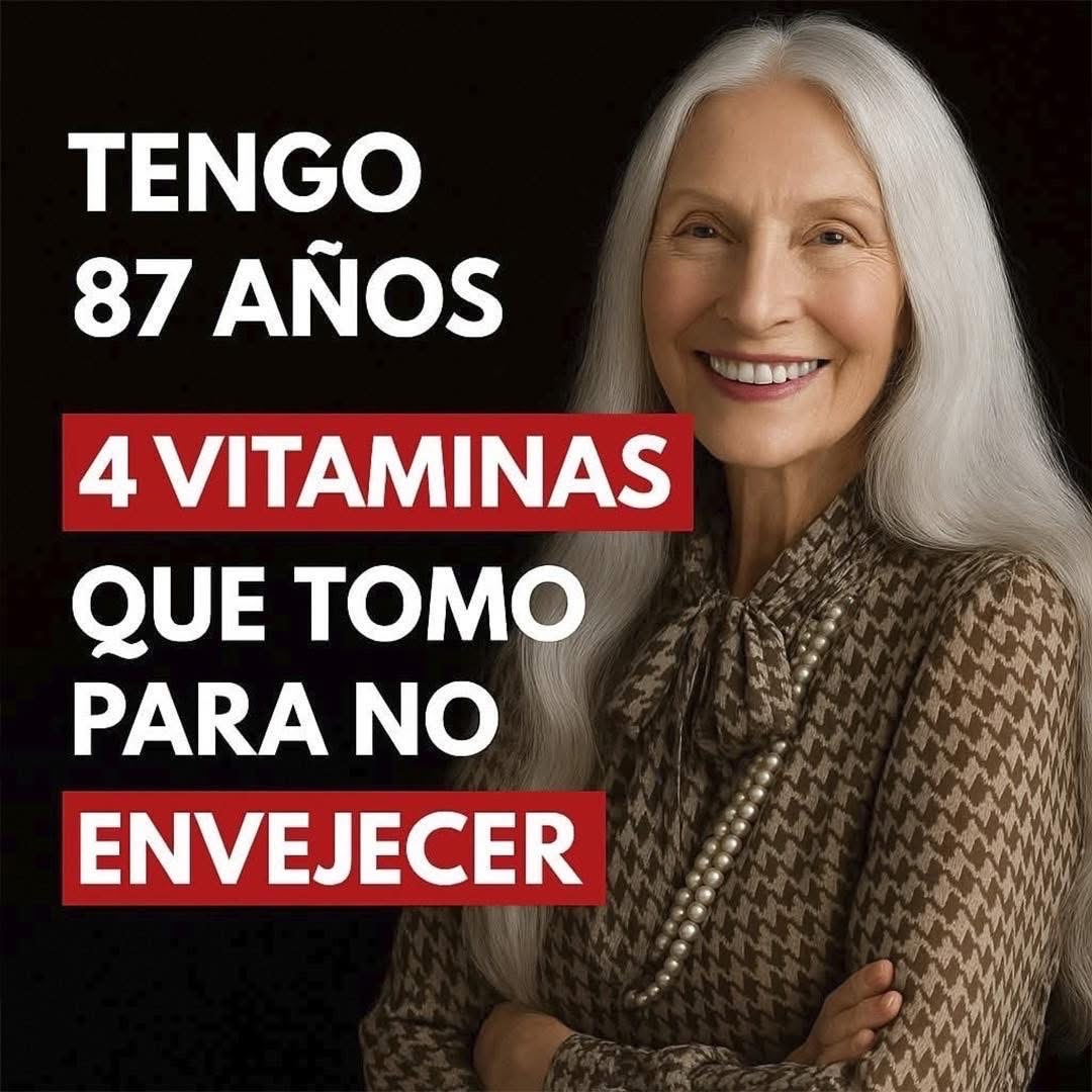 Persona mayor sonriendo sobre vitaminas