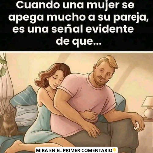 Pareja cariñosa en el sofá