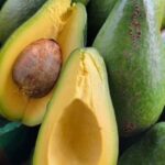 Los Sorprendentes Beneficios del Aguacate para el Corazón y el Cerebro