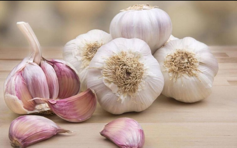 El ajo: un “superhéroe” natural contra enfermedades (pero con lo que sí está comprobado)