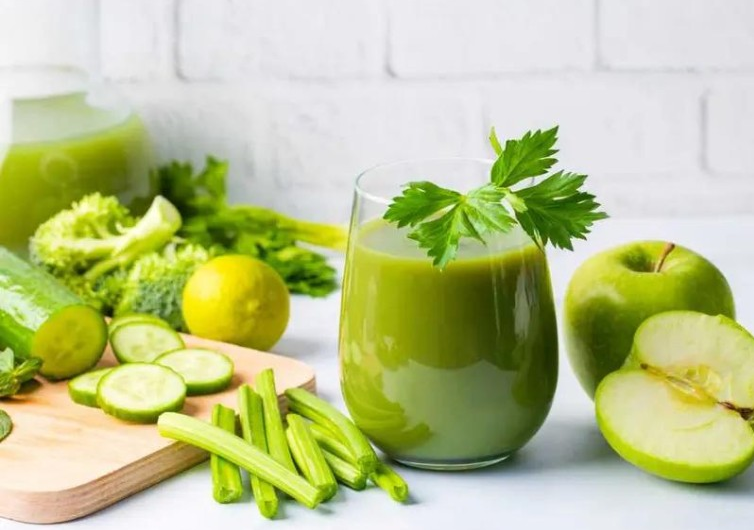 Este jugo natural podría ayudar al hígado y al páncreas: lo que dicen los especialistas (y lo que debes saber)