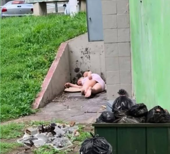 Mujer pasa varias noches a la intemperie y piden ayuda para localizar a sus familiares: esto es lo que se sabe
